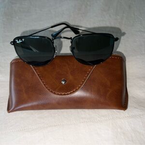 Ray-Ban Black/Polarized Green authentic glasses w leather case - like new